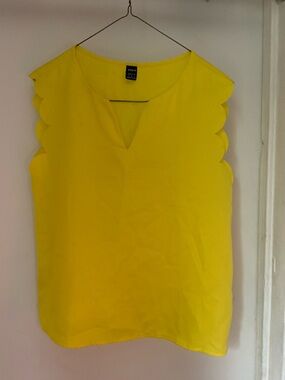 SHEIN Bright Yellow Scallop-Edge V-Neck Camisole